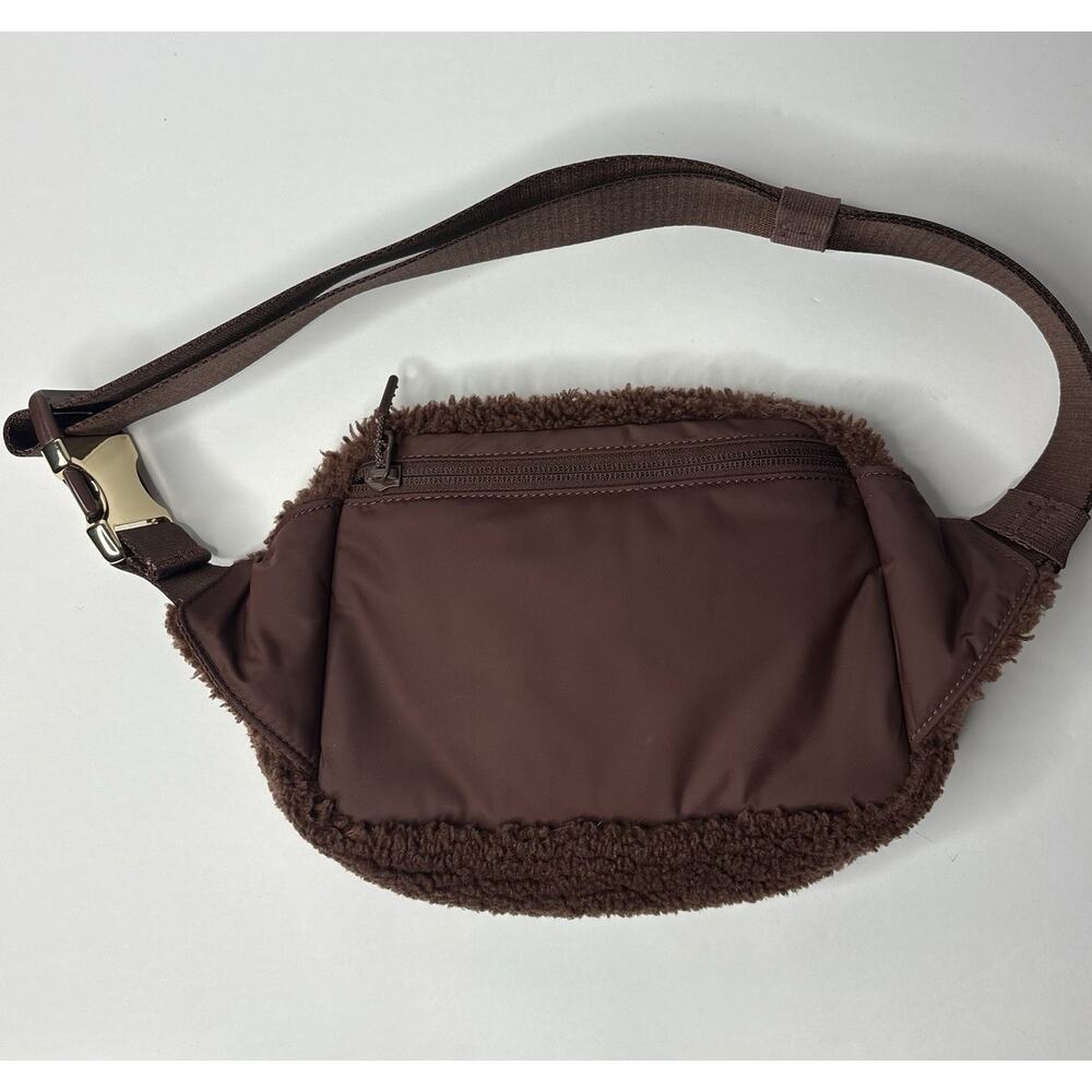 Lululemon Everywhere Belt Bag Fleece Brown - Picture 6 of 7